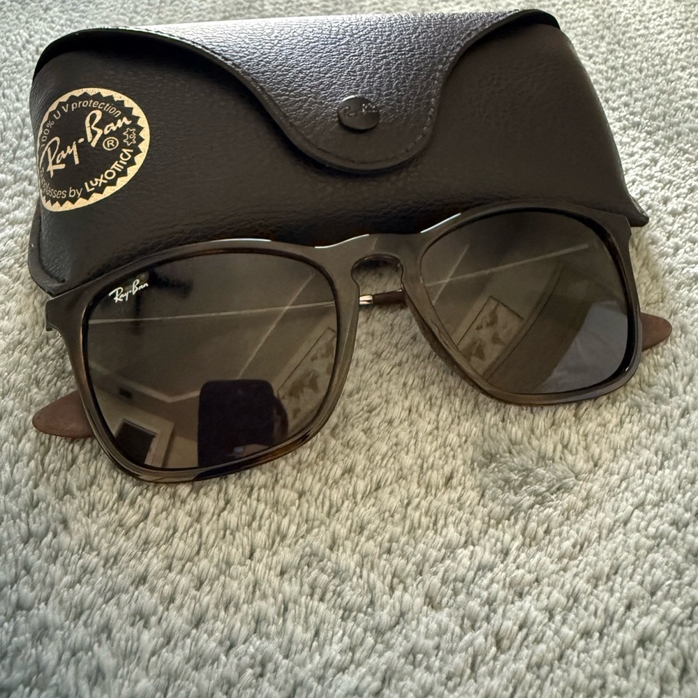 Ray-Ban Brown and Black Polarized Sunglasses with Case